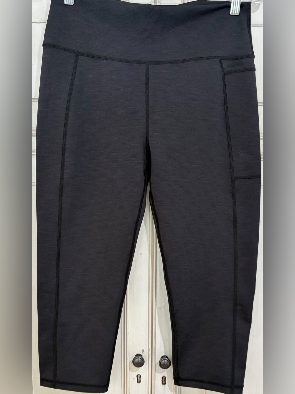 NWOT SZ 12 Sweaty Betty Women’s Charcoal Black Jogger crop pants w/ Side Pocket